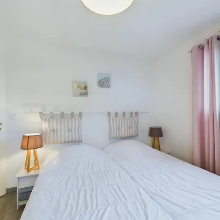 Maison Avec Jardin Et Jacuzzi Pour 8 Personnes بيت للعطل سا يْليرْ دو ري