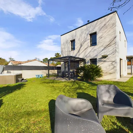 Maison Avec Jardin Et Jacuzzi Pour 8 Personnes